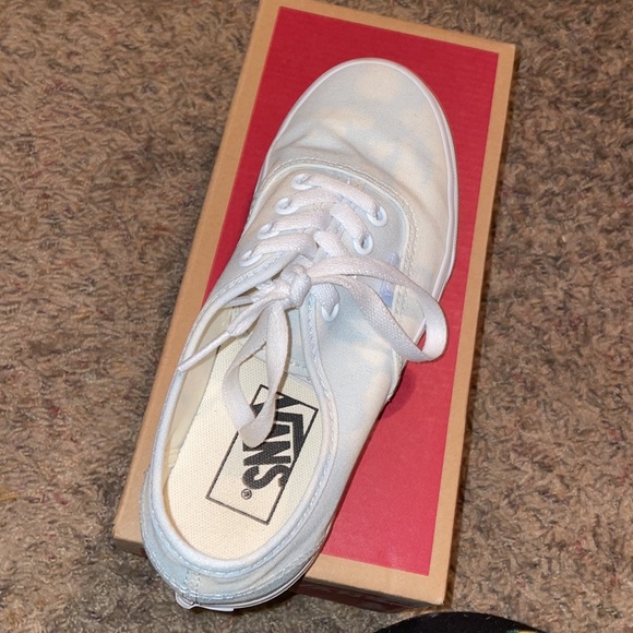 Authentic Vans - Picture 2 of 4